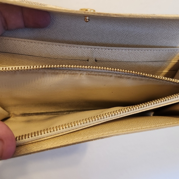 💯 Authentic Damier Azur Wallet - Picture 13 of 14